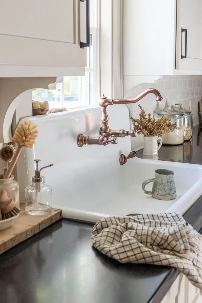 Cozinha de apartamento no estilo modern farmhouse