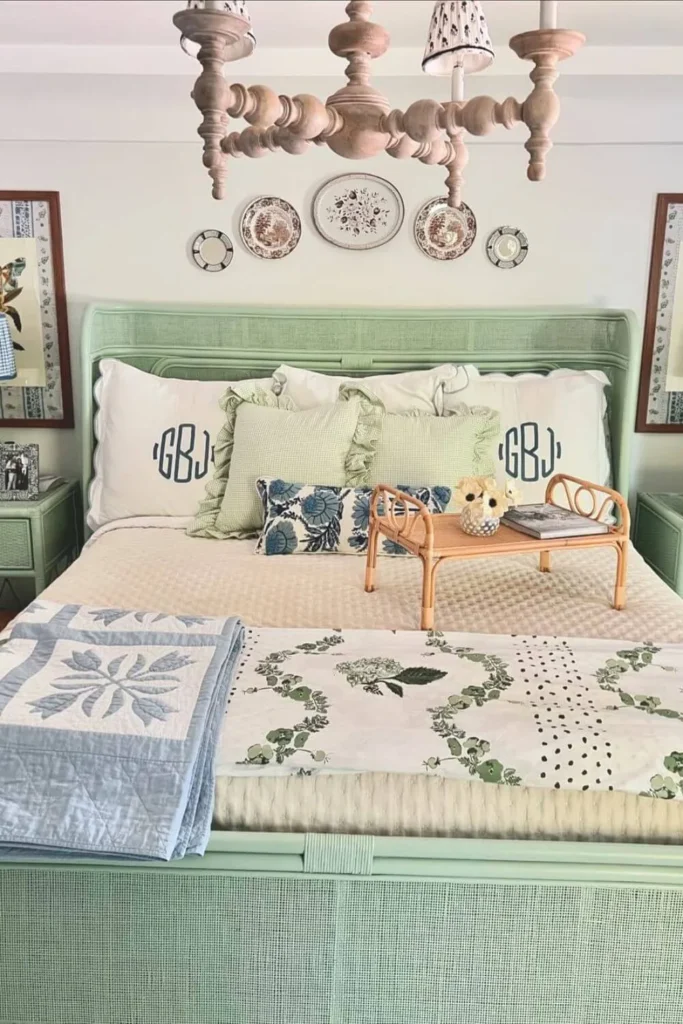 Decoração quarto vintage tons rosados e verde